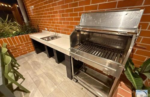 Zona 10 Apartamento | Central Location, Secure & Vibrant Night Life!
