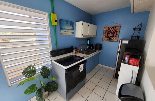 Santurce Apartamento | Central location apartment with WiFI + AC