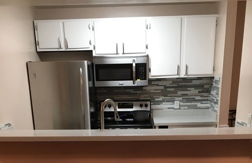 Richmond Apartamento | ¡Locacion central! Cerca de HWY 80/580, Richmond Bart, refinería, Marina, SF