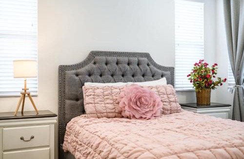 Airport Area Casa | Central Location Cozy Private Bedroom w Bathroom
