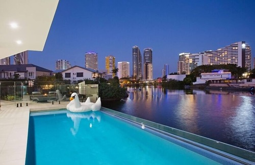 Broadbeach Waters Casa | VIVIENDAS DE VACACIONES ELITE - LLAVE DE LA HABANA