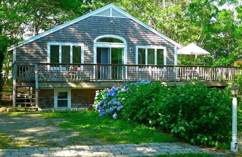 Vineyard Haven Apartamento | Ubicación central para sus vacaciones