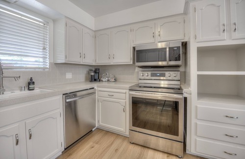 Raisin Casa | Central location - Fresno Home - 61 miles from Yosemite