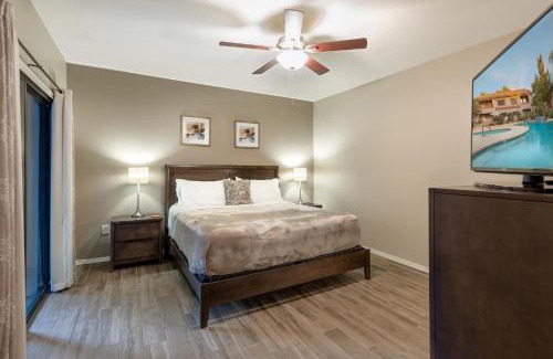 North Scottsdale Apartamento | Central Location, Heated Pool, Spa, Upgraded Unit, More