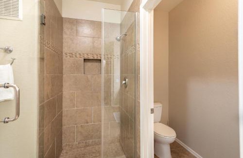 North Scottsdale Apartamento | Central Location, Heated Pool, Spa, Upgraded Unit, More