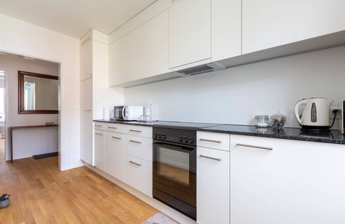 Werd Apartamento | Central Location Spacious 2-BR Apartment 3A