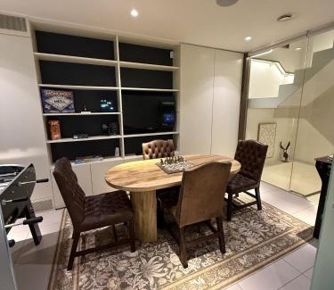 Marylebone Villa | Central London Designer Home w Game Room and AC