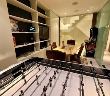 Marylebone Villa | Central London Designer Home w Game Room and AC