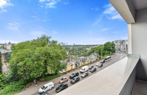 Bonnevoie Apartamento | Central Lux 2BR Apt with City Views & Balcony