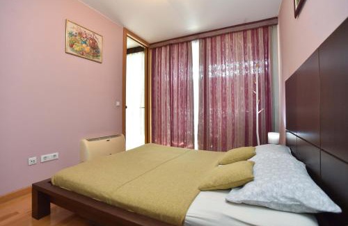 Rozino Apartamento | Central lux apt with garage