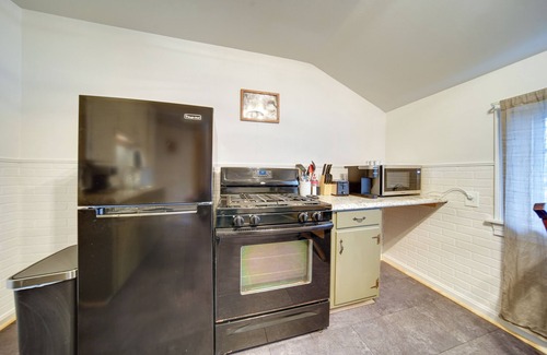Meadville Apartamento | Central Meadville Apartment - Walk to Downtown!