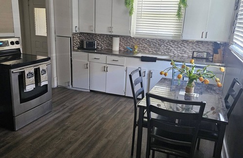 North Waco Casa | Central! Minutes to Magnolia, Baylor University, Cameron Park Zoo and more.