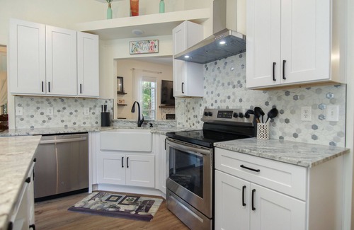 Mount Pleasant Casa | Central Mt. Pleasant Lake House - 10 Mins from Beach, Shopping, Restaurants!