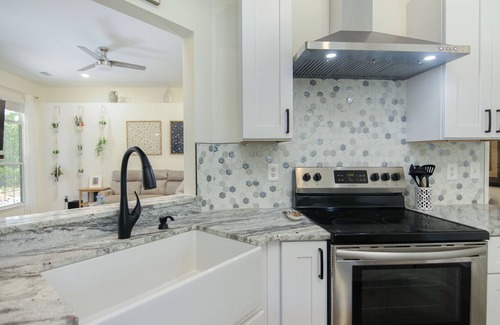 Mount Pleasant Casa | Central Mt. Pleasant Lake House - 10 Mins from Beach, Shopping, Restaurants!