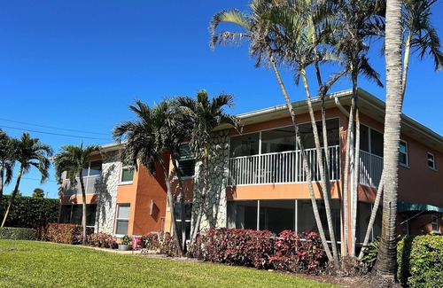 Central Naples Condominio | Central Naples Condo (1 E) Cerca de la playa.