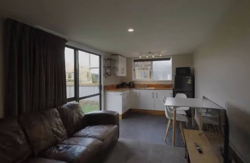 New Brighton Apartamento | Central Newbrighton Close to the beach Surfers,walking distance ,family friendly