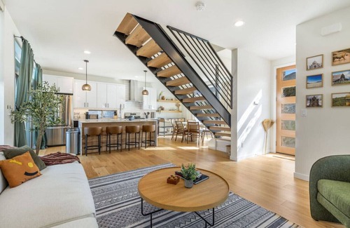 North Beacon Hill Casa | Central Oasis: Roof Terrace