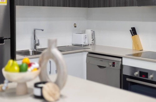 Toowong Apartamento | Central of Toowong! Neat Apt Near Station