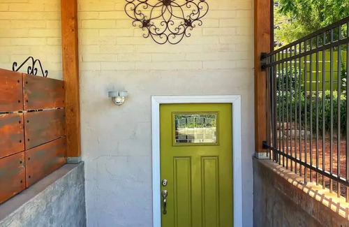Toquerville Apartamento | Central & Peaceful Getaway at Cozy Studio Apt.