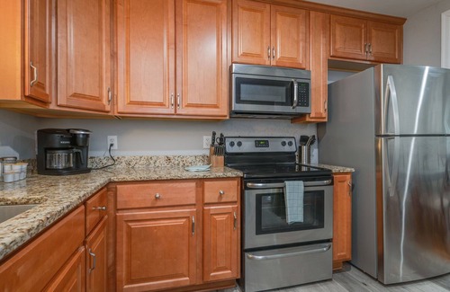 Newport News Casa | Central Peninsula 4 Bedroom, 3 Bathroom home