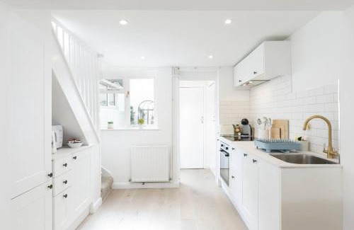 Brighton City Centre Casa | Central Quiet Cottage Walk To Shops, Bars & Beach