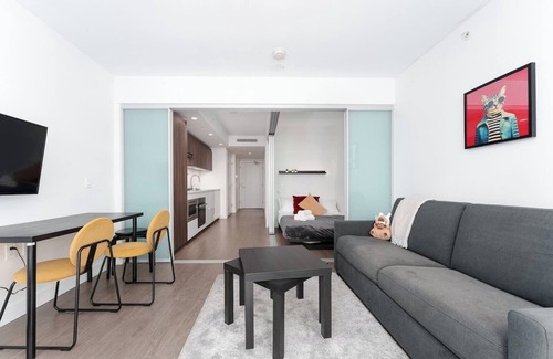 Richmond City Centre Condominio | Central Richmond - Studio