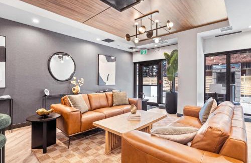 Eau Claire Apartamento | Central River Luxe Gym