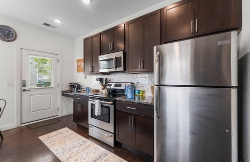 North Chesterfield Casa | Central RVA Retreat - King & Queen Beds, 2 Baths, 1 Floor, Free Parking!