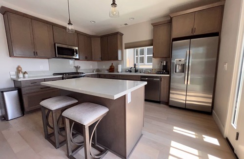 Morena Casa | CENTRAL SAN DIEGO *Rooftop Deck* Spacious 3 BR home