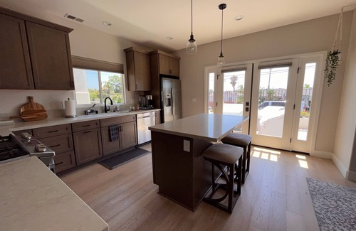 Morena Casa | CENTRAL SAN DIEGO *Rooftop Deck* Spacious 3 BR home