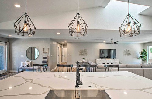 Avant Casa | Central Scottsdale Home w/ Pool & Game Room!