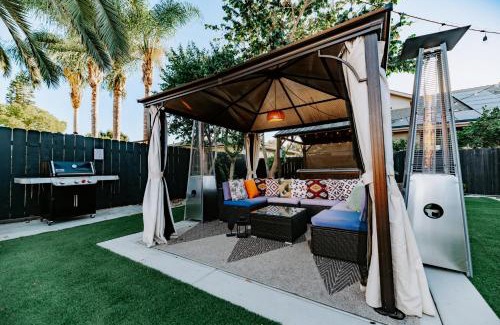 La Mesa Casa | Central SD, Luxury Home and Casita, Pool, BBQ, Sleeps10