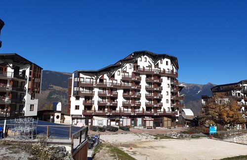 La Perriere Apartamento | Apartamento en el Centro a Pie de Pista, Parking y Mascotas Permitidas