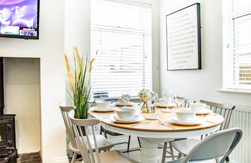 Stamford Casa | Central Stamford Townhouse With Parking