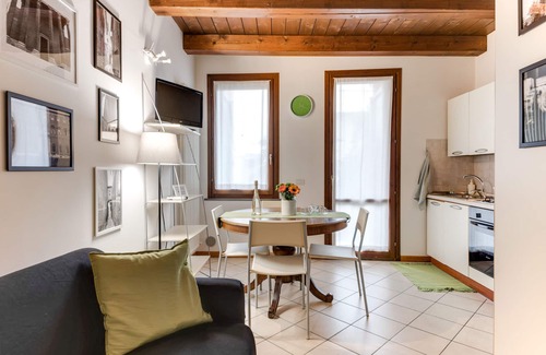 Forli Apartamento | Estudio en el centro con wifi, aire acondicionado y lavadora.