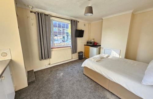 Cheltenham Casa | Central Studios 87 Tennyson Road
