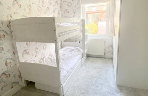 Morningside Casa | Central, stylish 2 bed house- Morningside Edinburgh with big garden