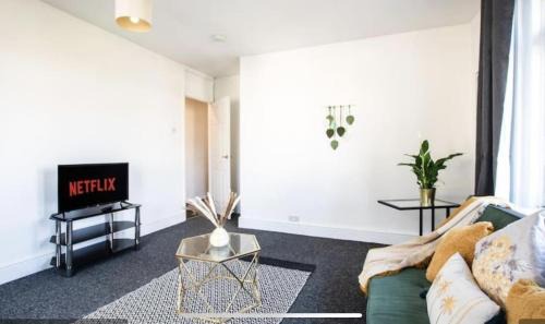 Swindon Apartamento | Central Swindon Comfort - 2 bed apart, high speed wifi, parking