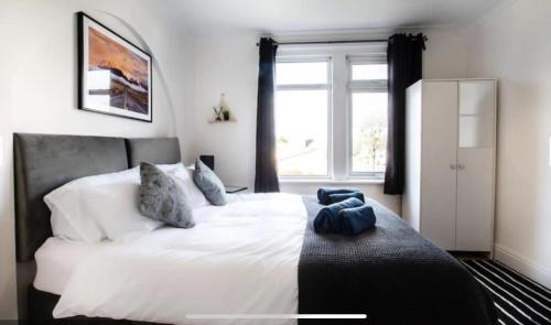 Swindon Apartamento | Central Swindon Comfort - 2 bed apart, high speed wifi, parking