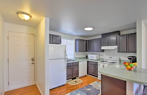 Hilltop Casa | ¡NUEVO! Central Tacoma Home 1. 5 Mi. De Tacoma Dome!