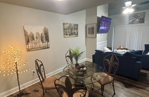 South Baton Rouge Apartamento | . Central to OLOL hospital 5 mins. Perkins Rowe Shopping 6 mins, LSU 15 mins..