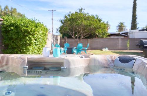 Colonia Del Valle Casa | Central Tucson Mid Century, Quiet, Fully Fenced, Hot Tub