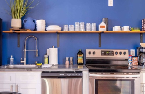 Covington Apartamento | Central Urban Flat - Near the Best of Covington!