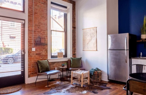 Covington Apartamento | Central Urban Flat - Near the Best of Covington!