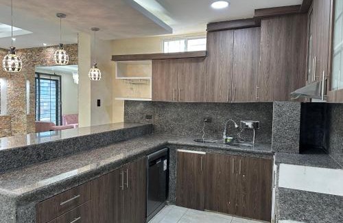 Barrio Urdesa Apartamento | Central Urdesa, Bálsamos 920