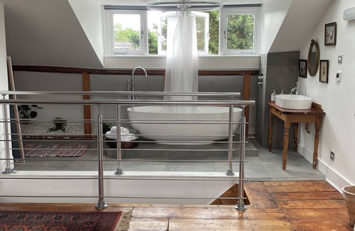 Cantelowes Hotel | Central Victorian House