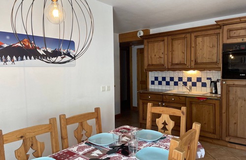 Samoens Apartamento | Apartamento cómodo en el centro del pueblo, cerca del ski-bus, mascotas aceptadas