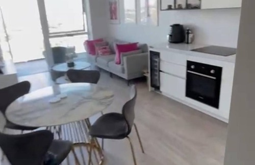 Alperton Apartamento | Central Wembley 2BR Modern Clean Connected