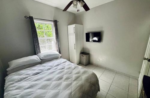 Ciudad de Belice Casa | CentralCity "Haven" Private Home & Pool