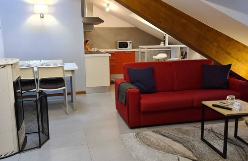 Cles Apartamento | APARTAMENTOS CENTRALES Y DESAYUNO GENZIANA